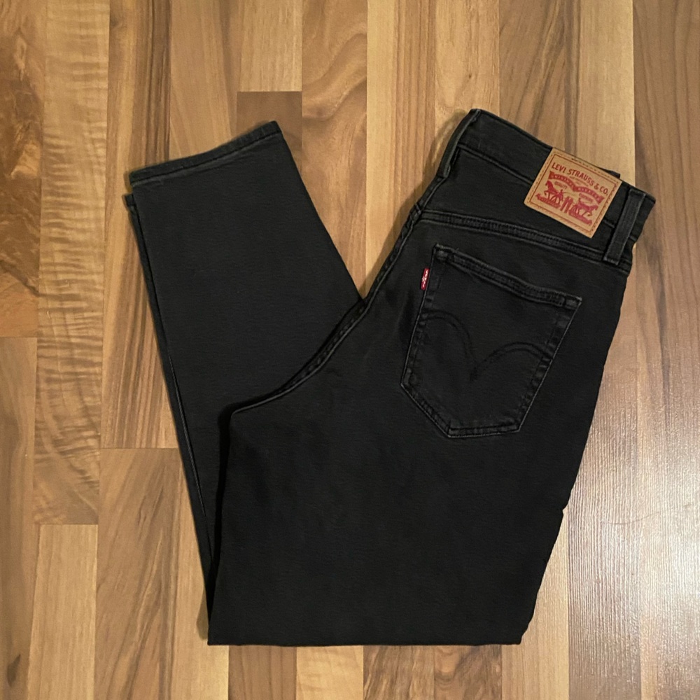 W29 L27
99% cotton
Some glue stuck inside pocket, otherwise perfect condition